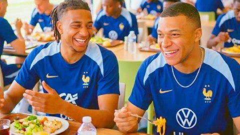 Từ Messi đến Mbappe, siêu sao ăn gì?